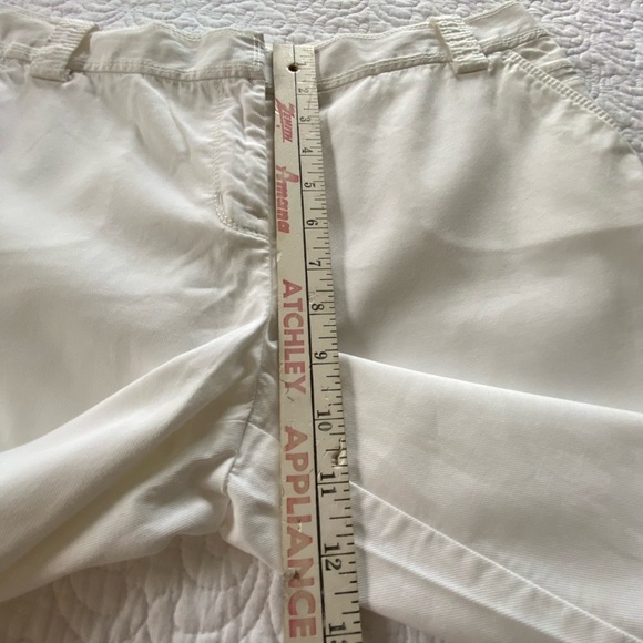 Tommy Bahama White Bermuda Shorts Lightweight Casual Size 10 - Picture 9 of 10